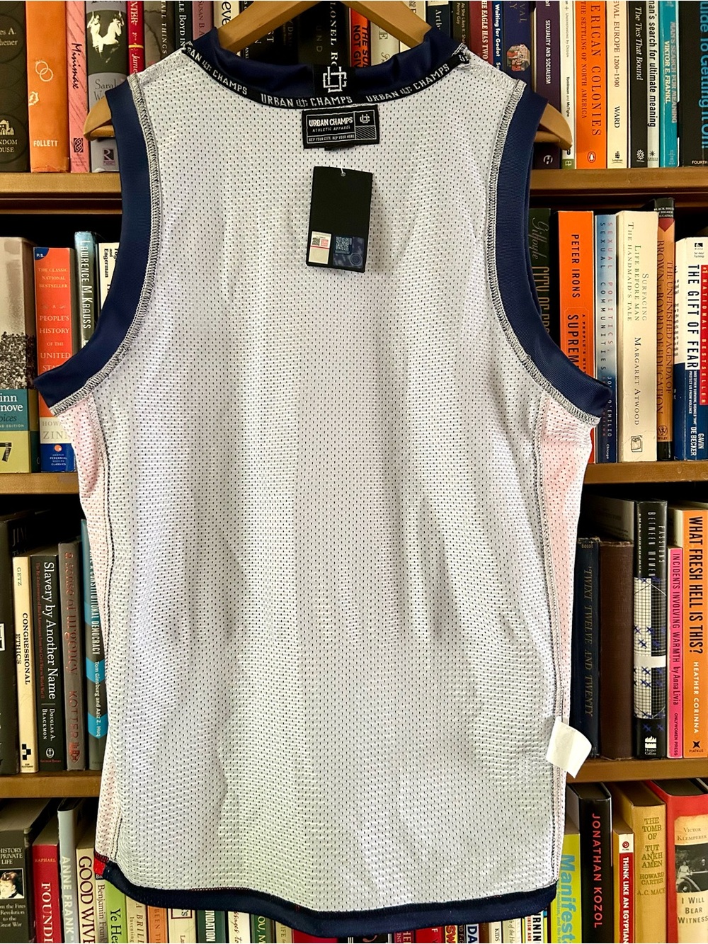 NWT UConn Paige Bueckers 5 Urban Champs Official NIL Basketball Jersey Small - Picture 5 of 8